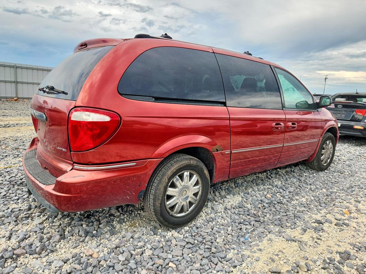 2005 CHRYSLER TOWN & COUNTRY LIMITED photo 7