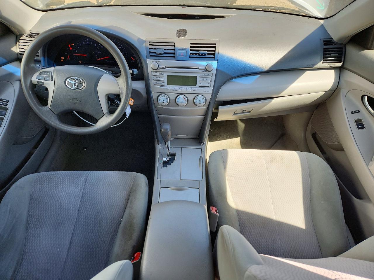 2011 TOYOTA CAMRY LE photo 15