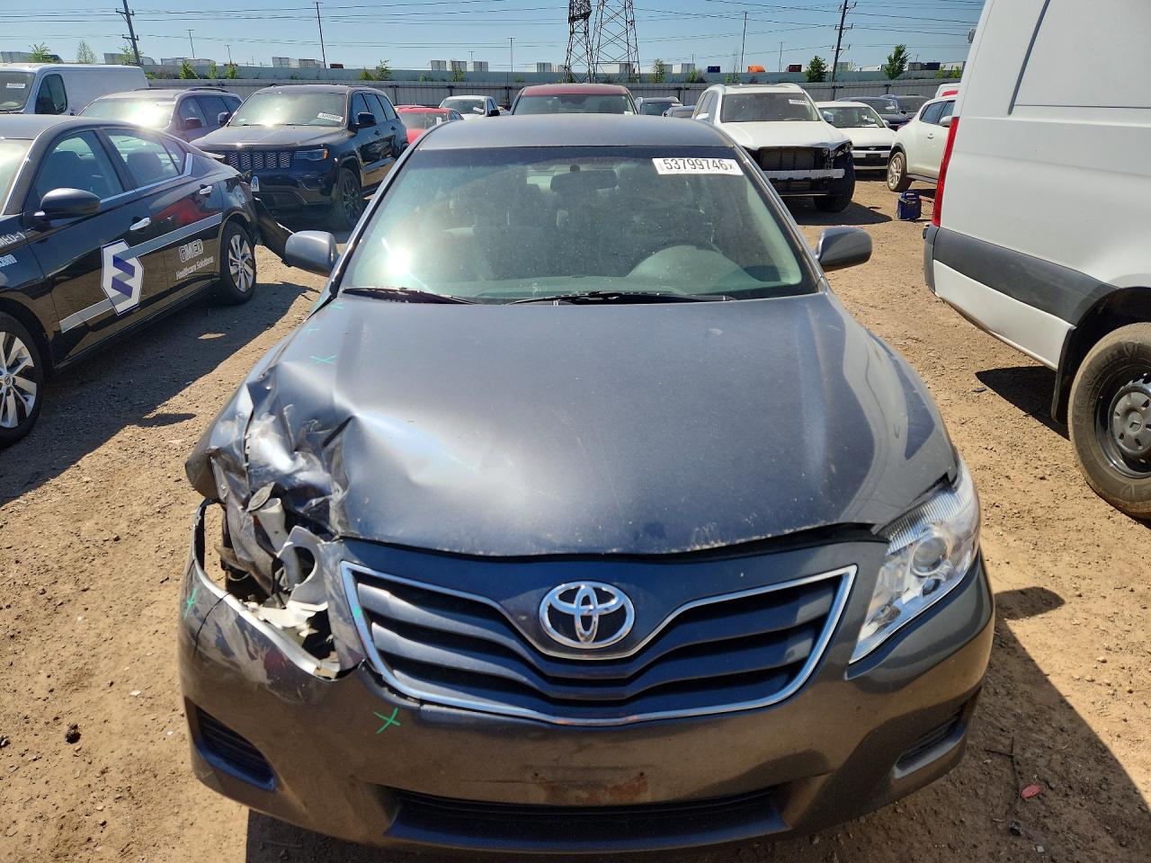 2011 TOYOTA CAMRY LE photo 9