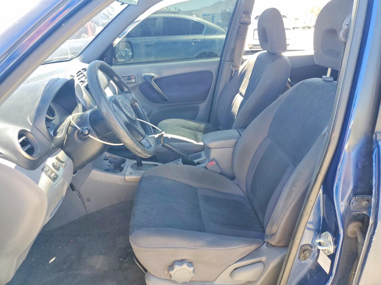 2002 TOYOTA RAV4 BASE photo 13