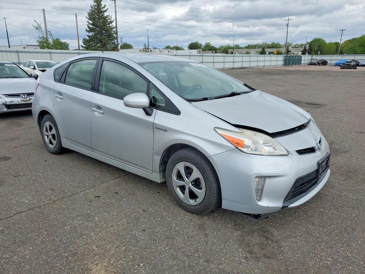 2013 TOYOTA PRIUS TWO photo 7