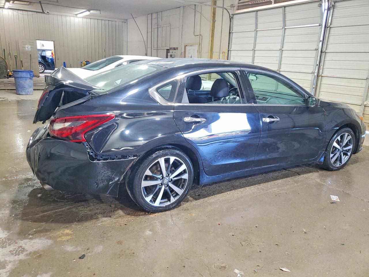 2017 NISSAN ALTIMA 2.5 SR photo 5