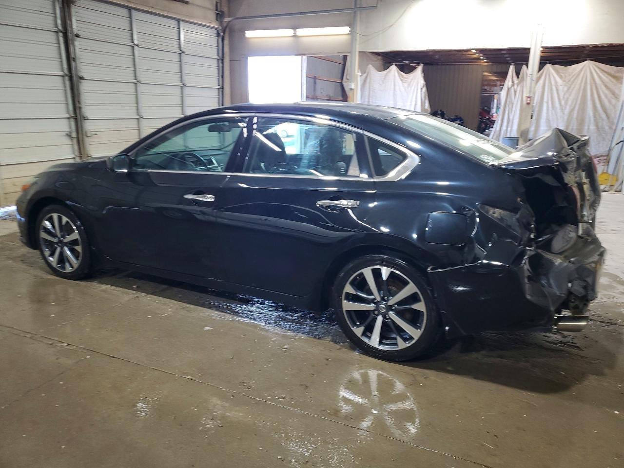 2017 NISSAN ALTIMA 2.5 SR photo 3