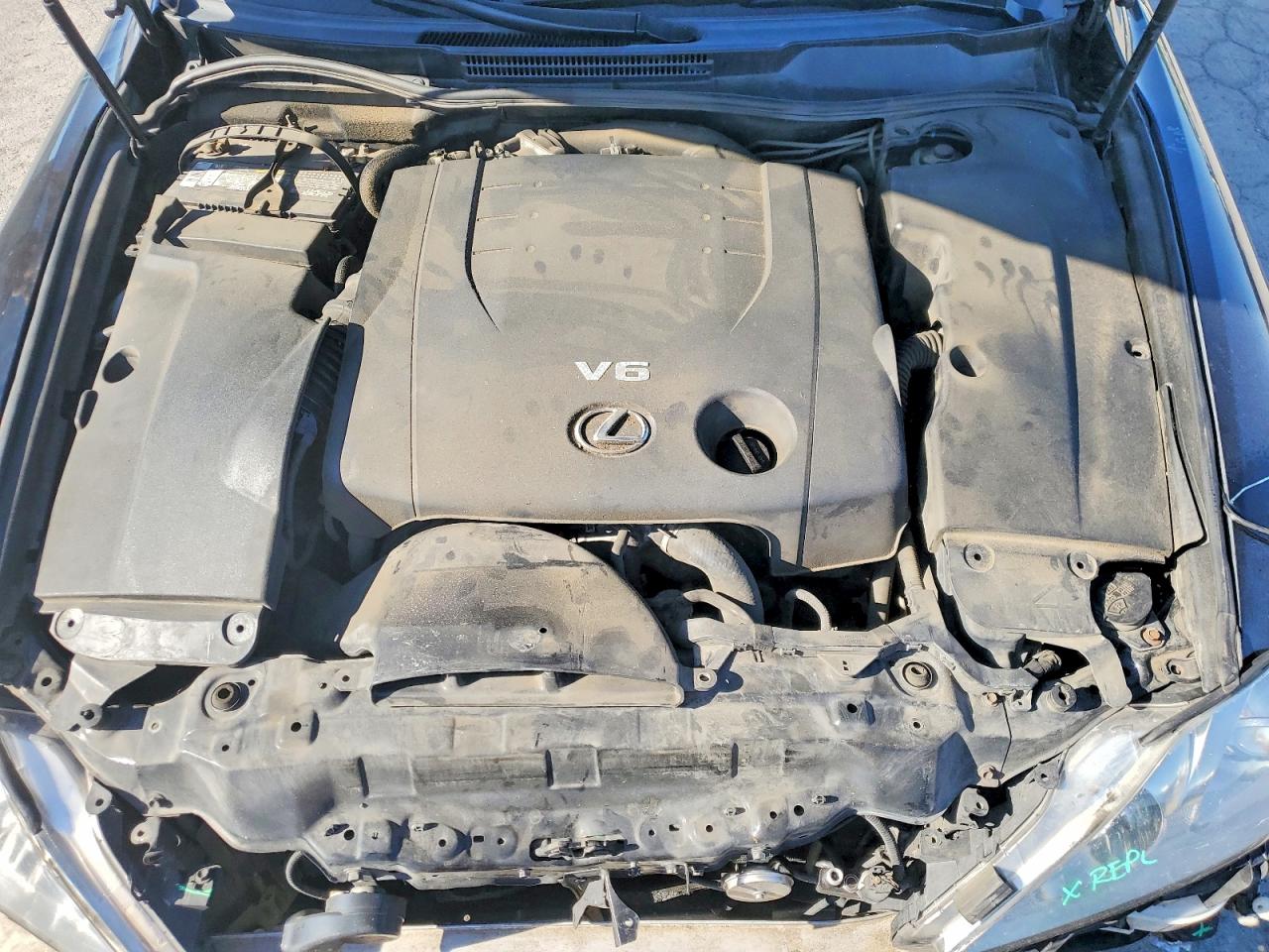 2012 LEXUS IS 250 photo 21