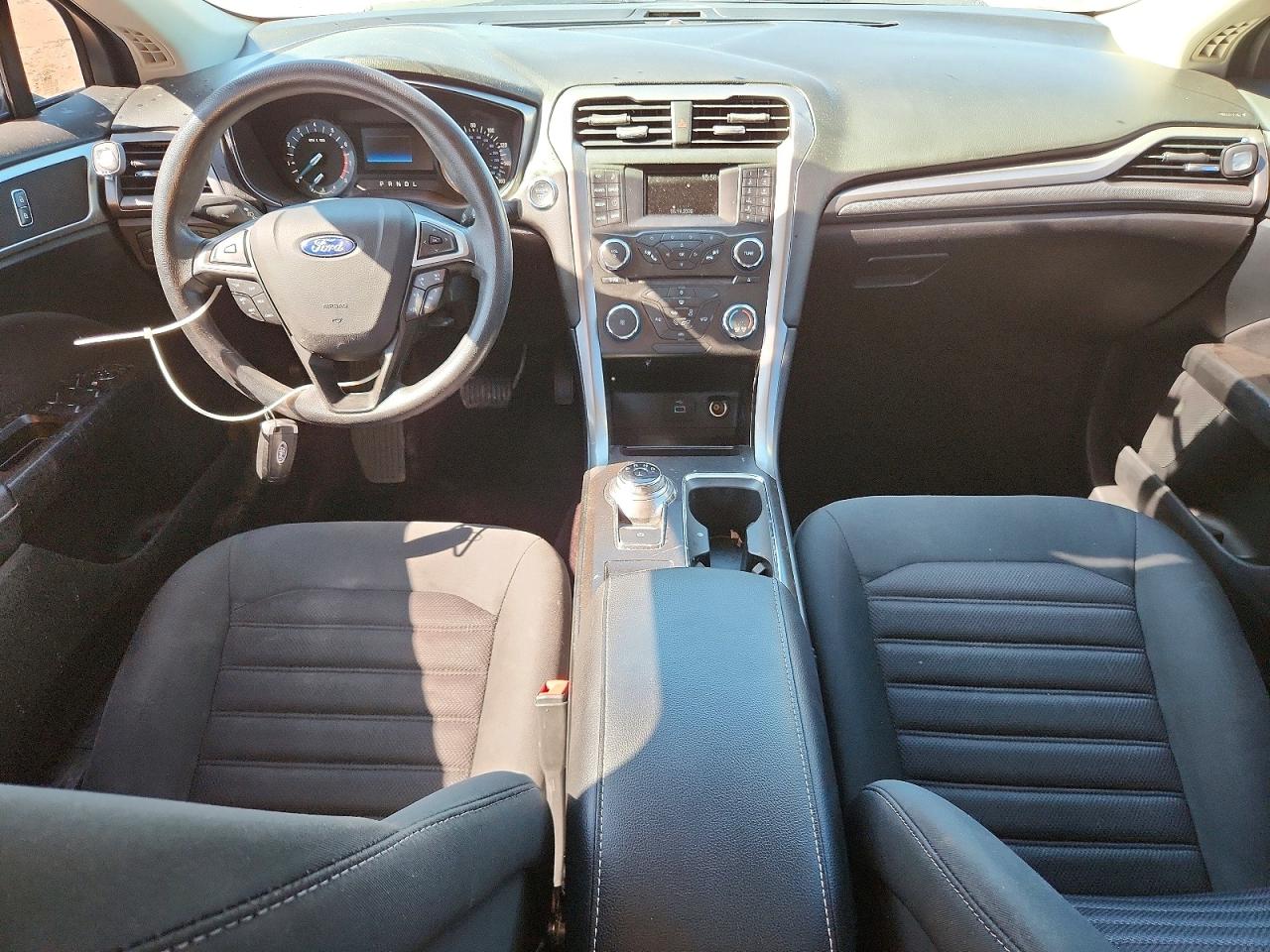 2017 FORD FUSION SE photo 8