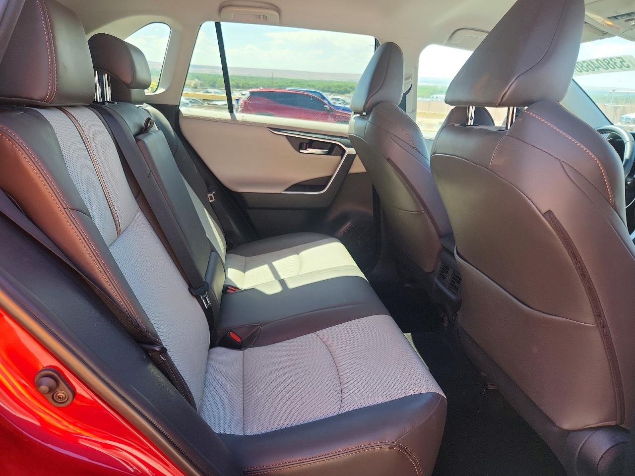 2019 TOYOTA RAV4 ADVENTURE photo 19