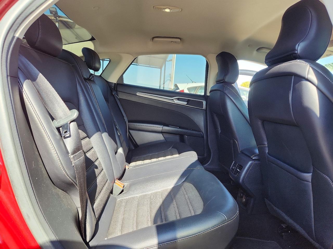 2017 FORD FUSION SE HYBRID photo 19
