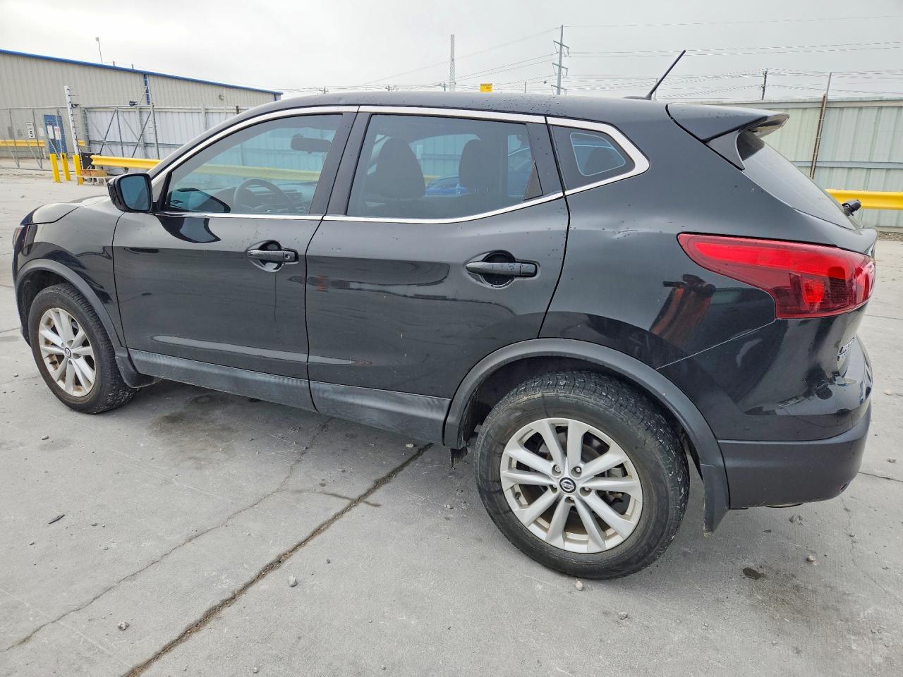 2019 NISSAN ROGUE SPORT S photo 3