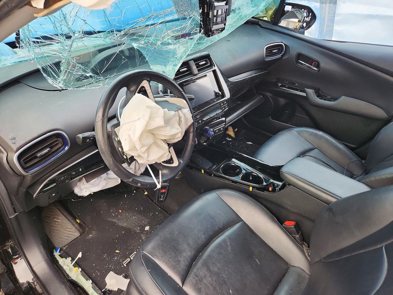 2018 TOYOTA PRIUS THREE TOURING photo 15