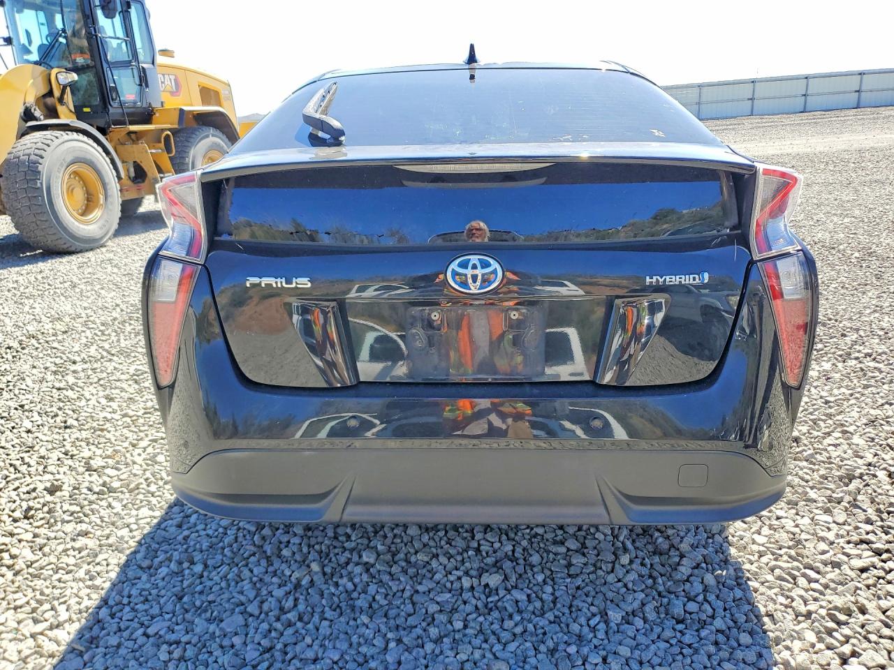2018 TOYOTA PRIUS THREE TOURING photo 11