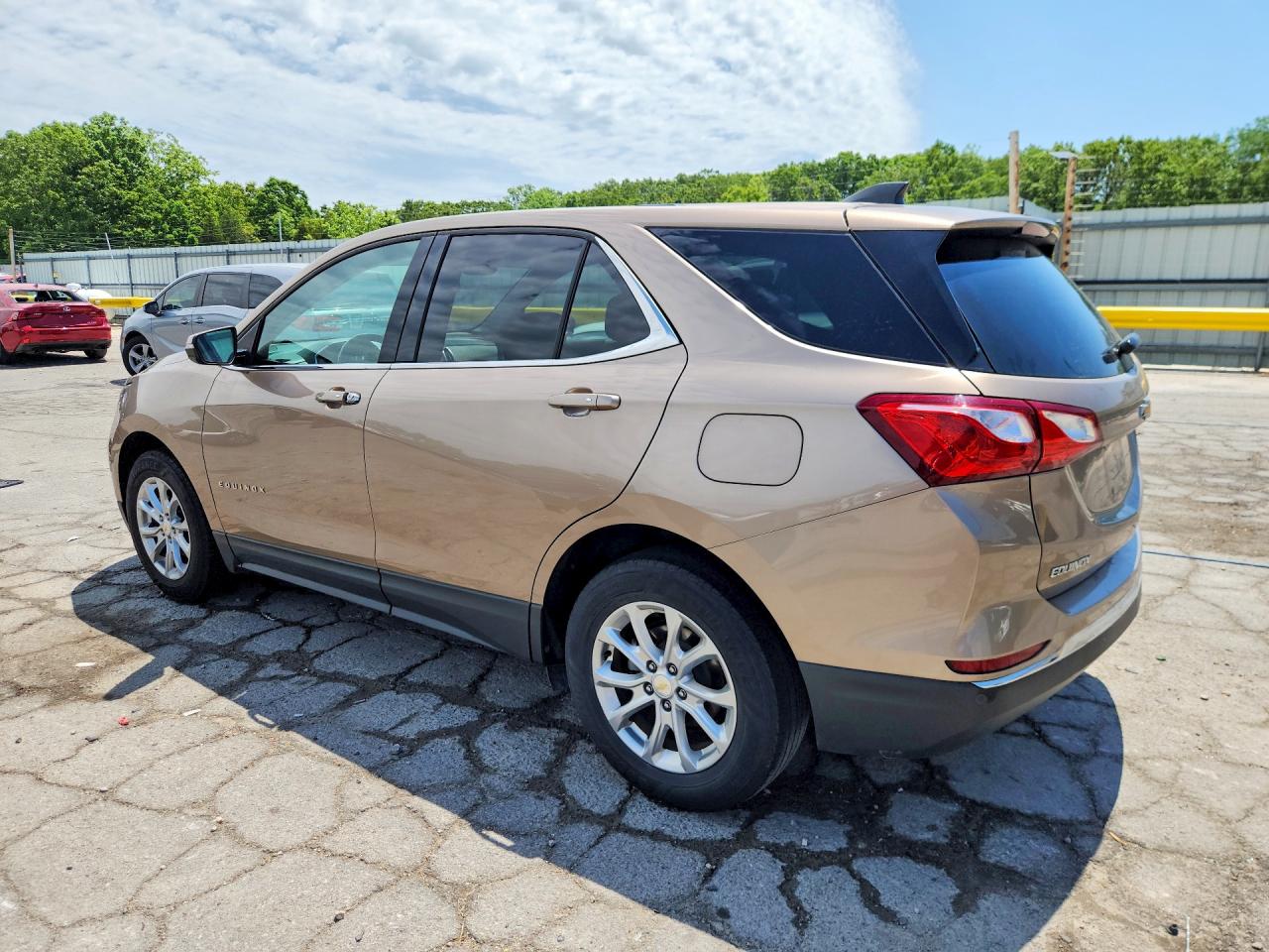 2019 CHEVROLET EQUINOX LT photo 3