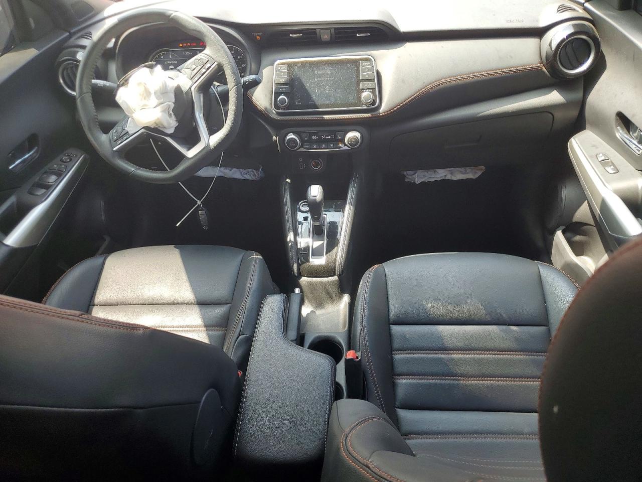 2020 NISSAN KICKS SR photo 15