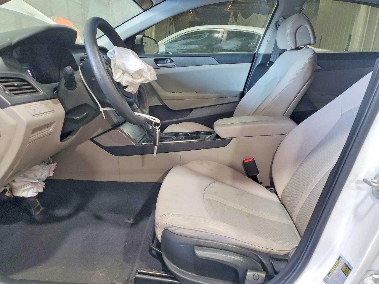 2017 HYUNDAI SONATA SE photo 19
