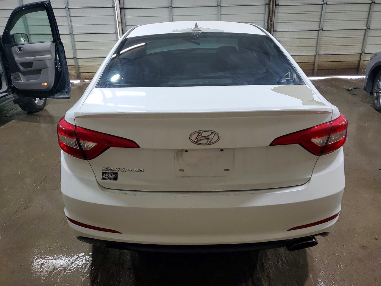 2017 HYUNDAI SONATA SE photo 16