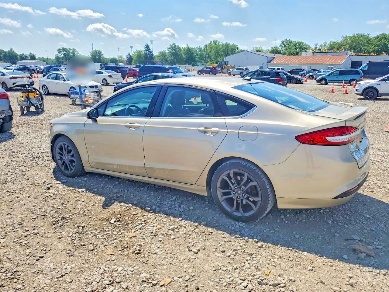 2018 FORD FUSION SE photo 2