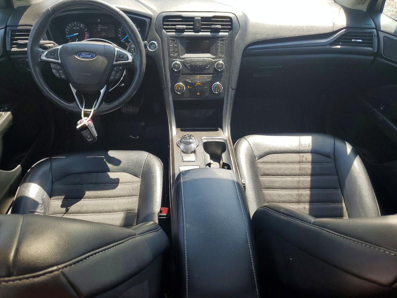 2018 FORD FUSION SE photo 8