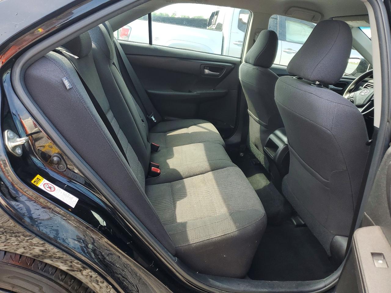 2017 TOYOTA CAMRY LE photo 19
