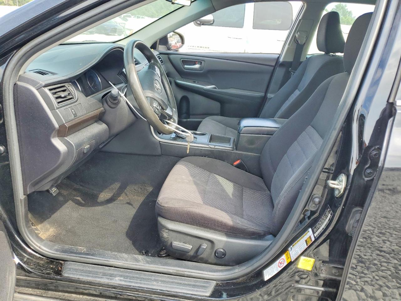 2017 TOYOTA CAMRY LE photo 13