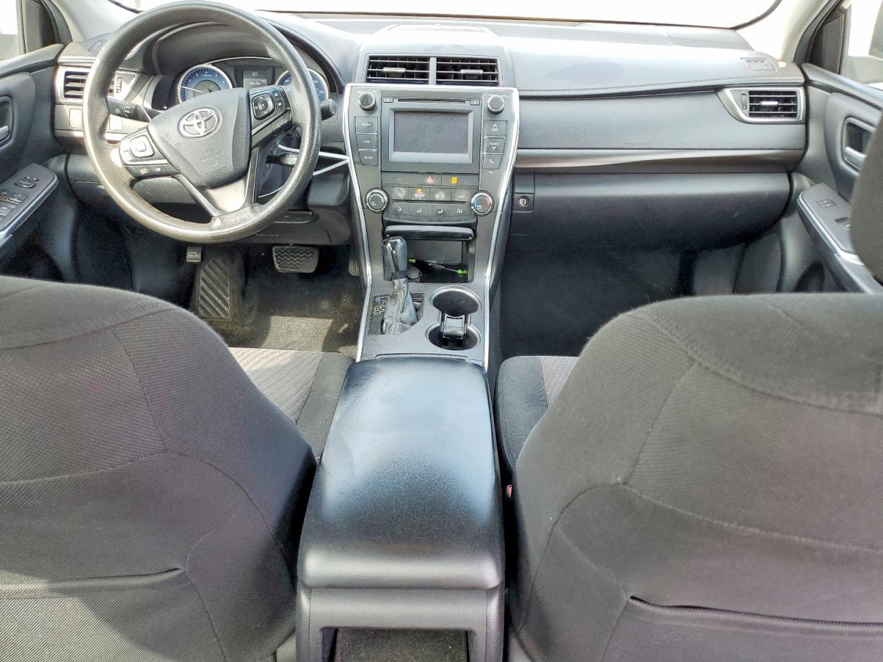2017 TOYOTA CAMRY LE photo 15