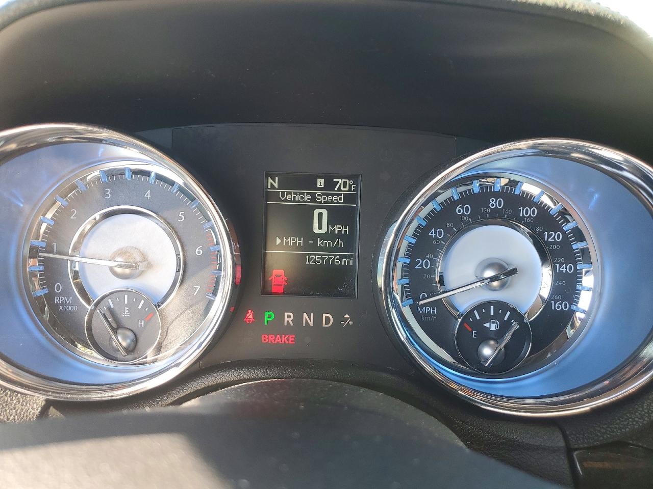 2011 CHRYSLER 300C photo 9