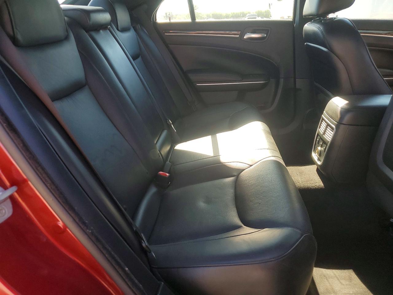 2011 CHRYSLER 300C photo 10