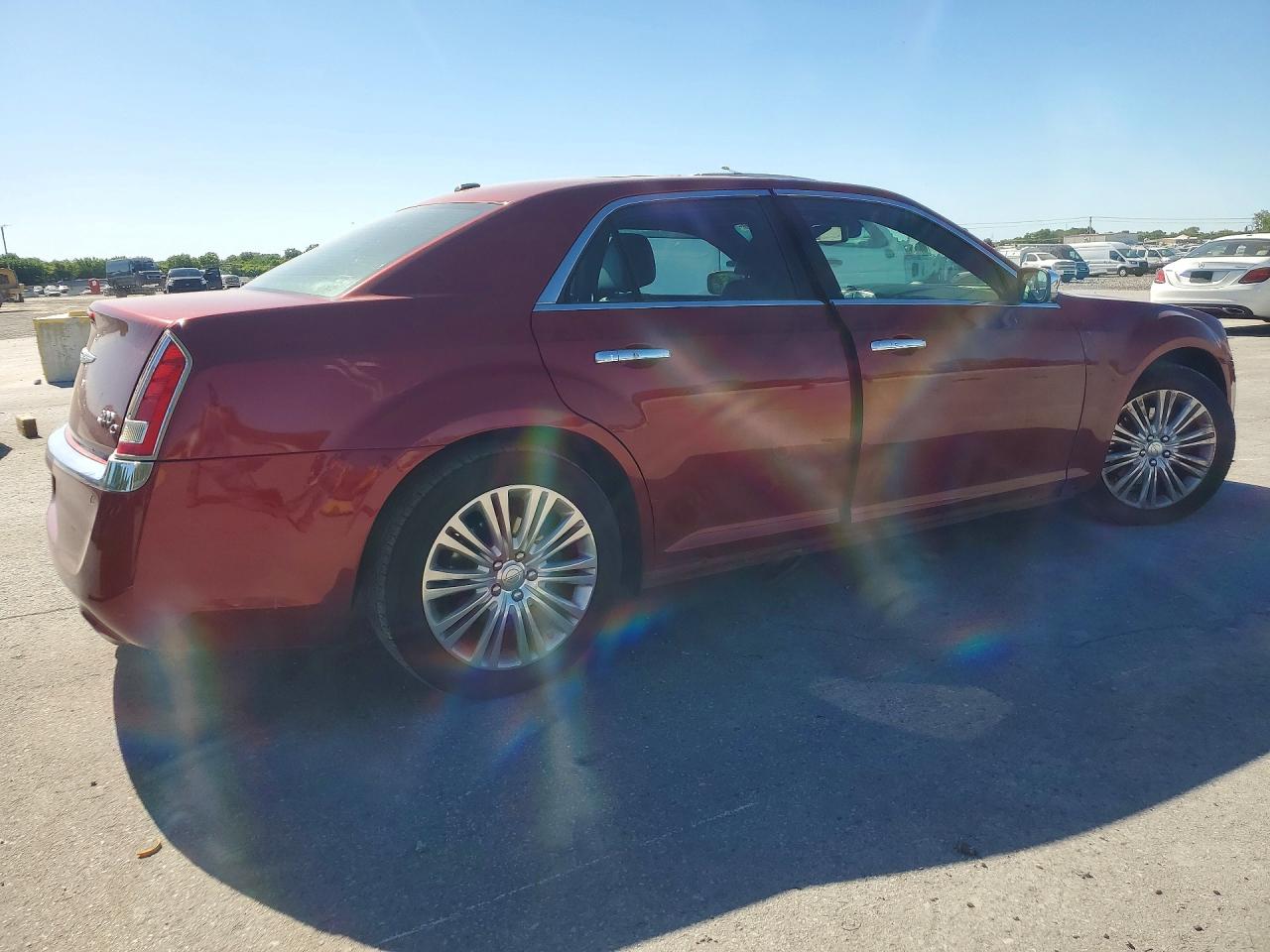2011 CHRYSLER 300C photo 3