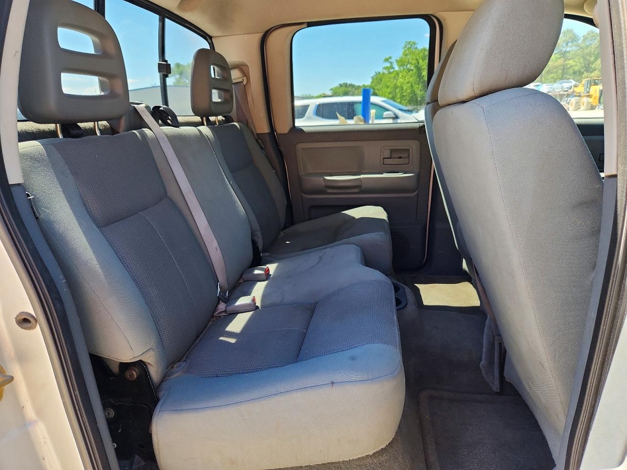 2005 DODGE DAKOTA QUAD SLT photo 19
