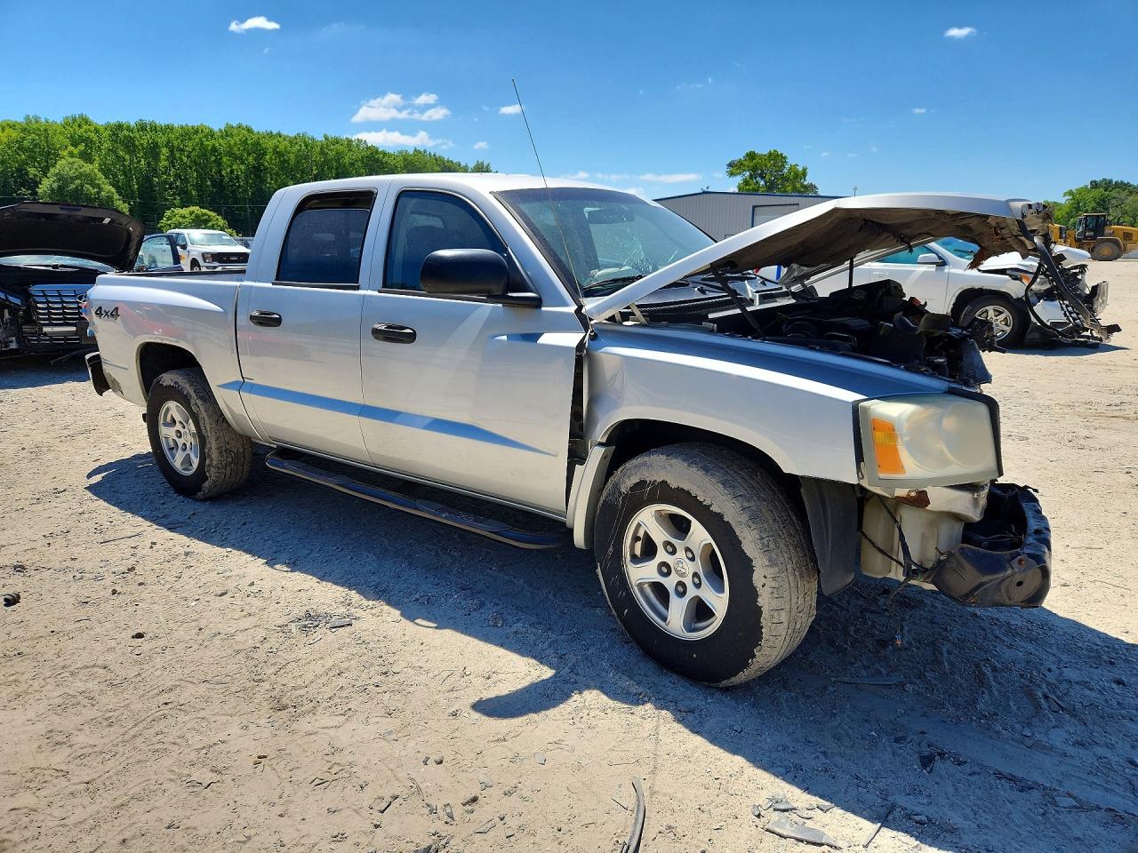 2005 DODGE DAKOTA QUAD SLT photo 7