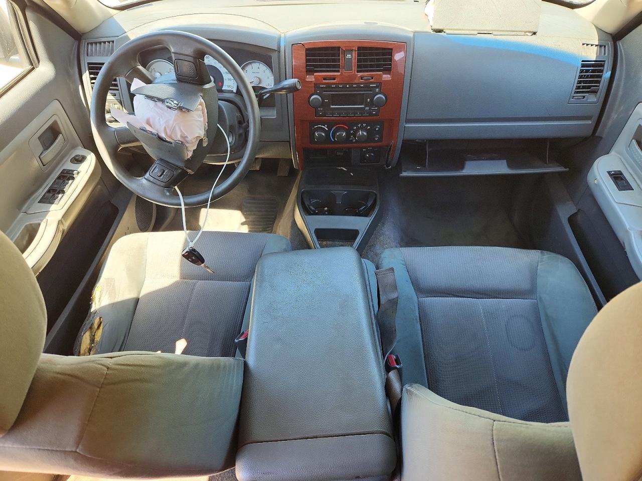 2005 DODGE DAKOTA QUAD SLT photo 15