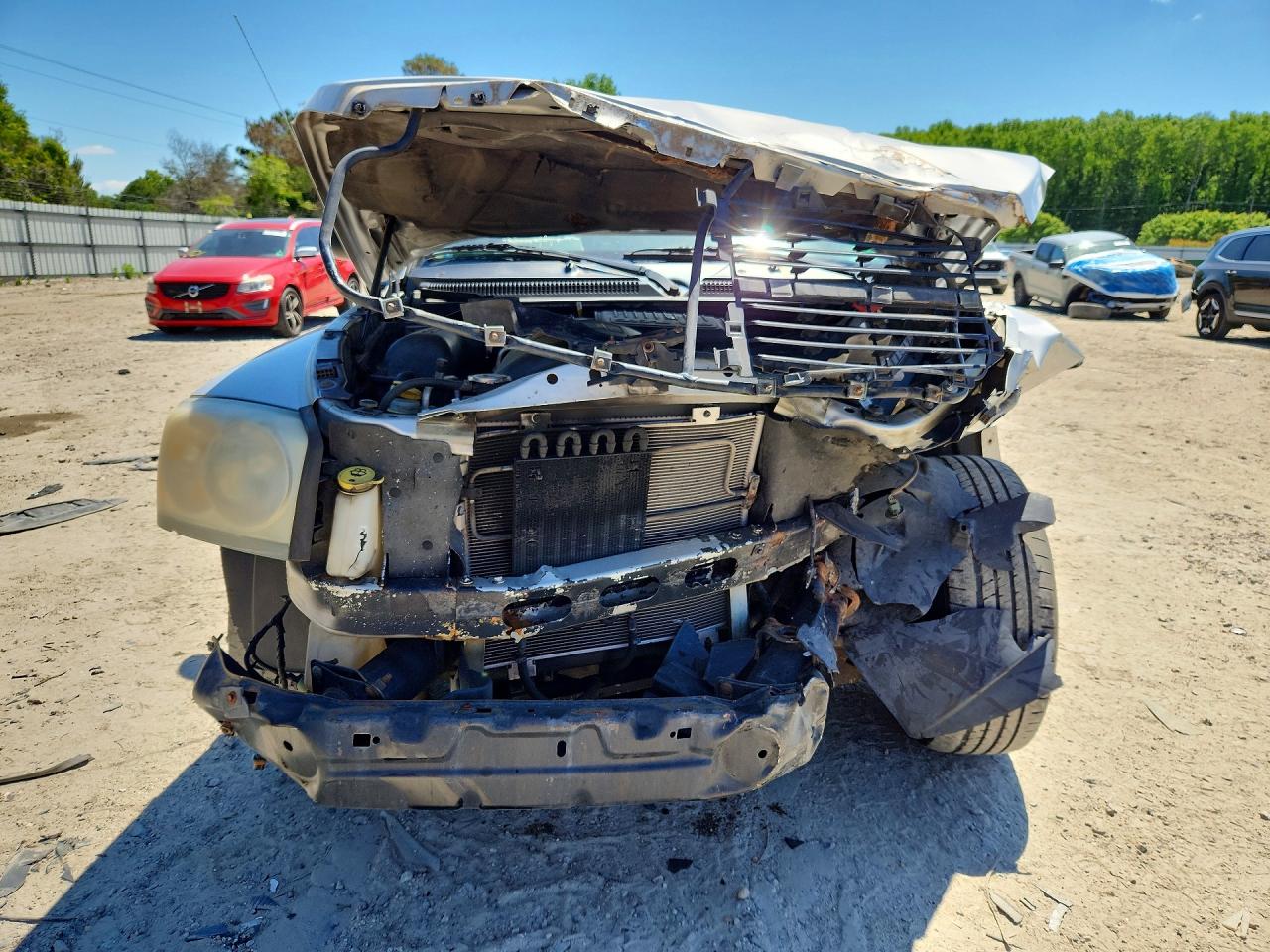2005 DODGE DAKOTA QUAD SLT photo 9