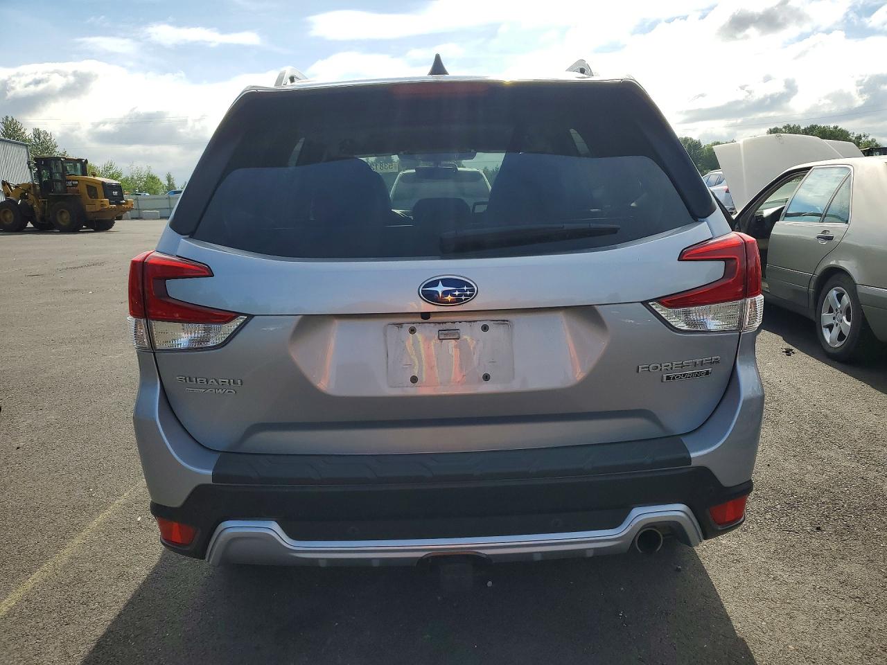 2024 SUBARU FORESTER TOURING photo 6