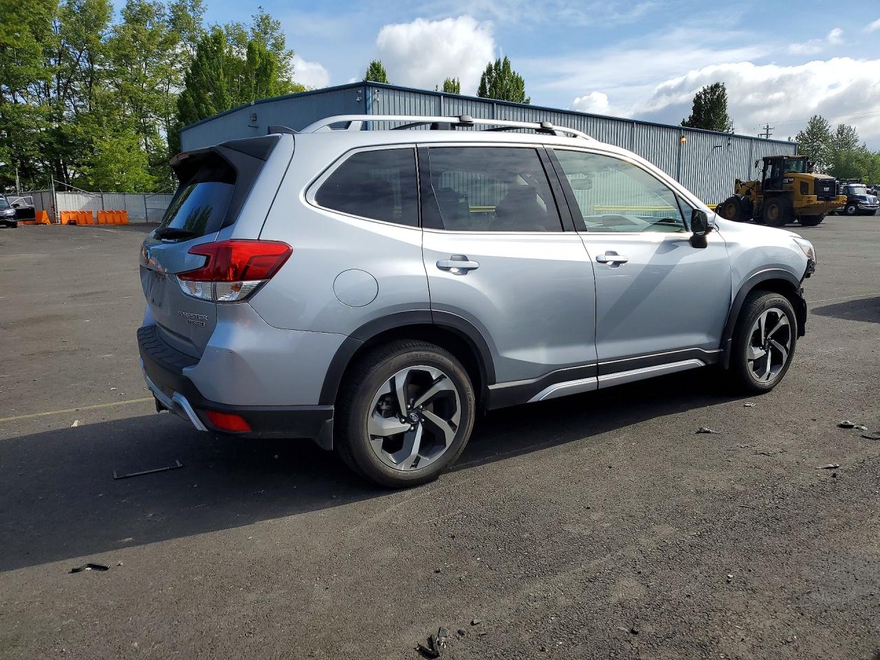 2024 SUBARU FORESTER TOURING photo 3