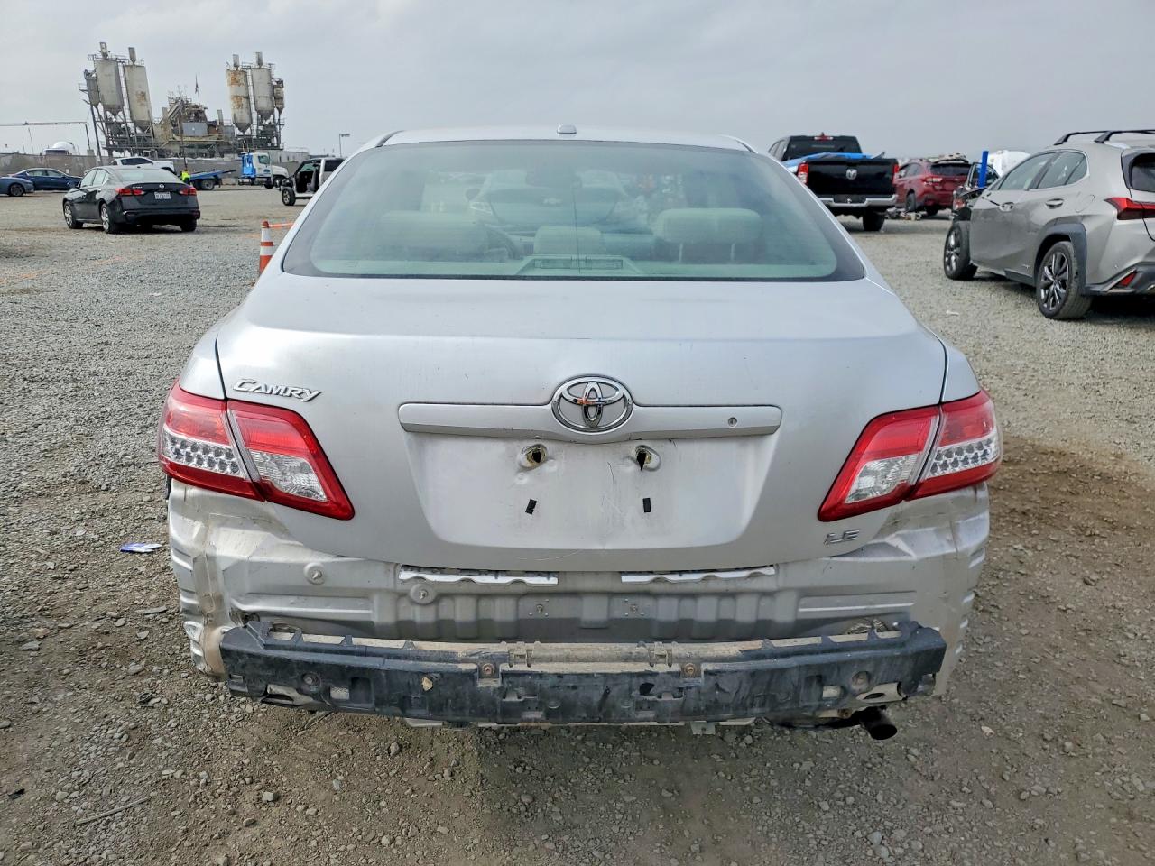 2010 TOYOTA CAMRY LE photo 16