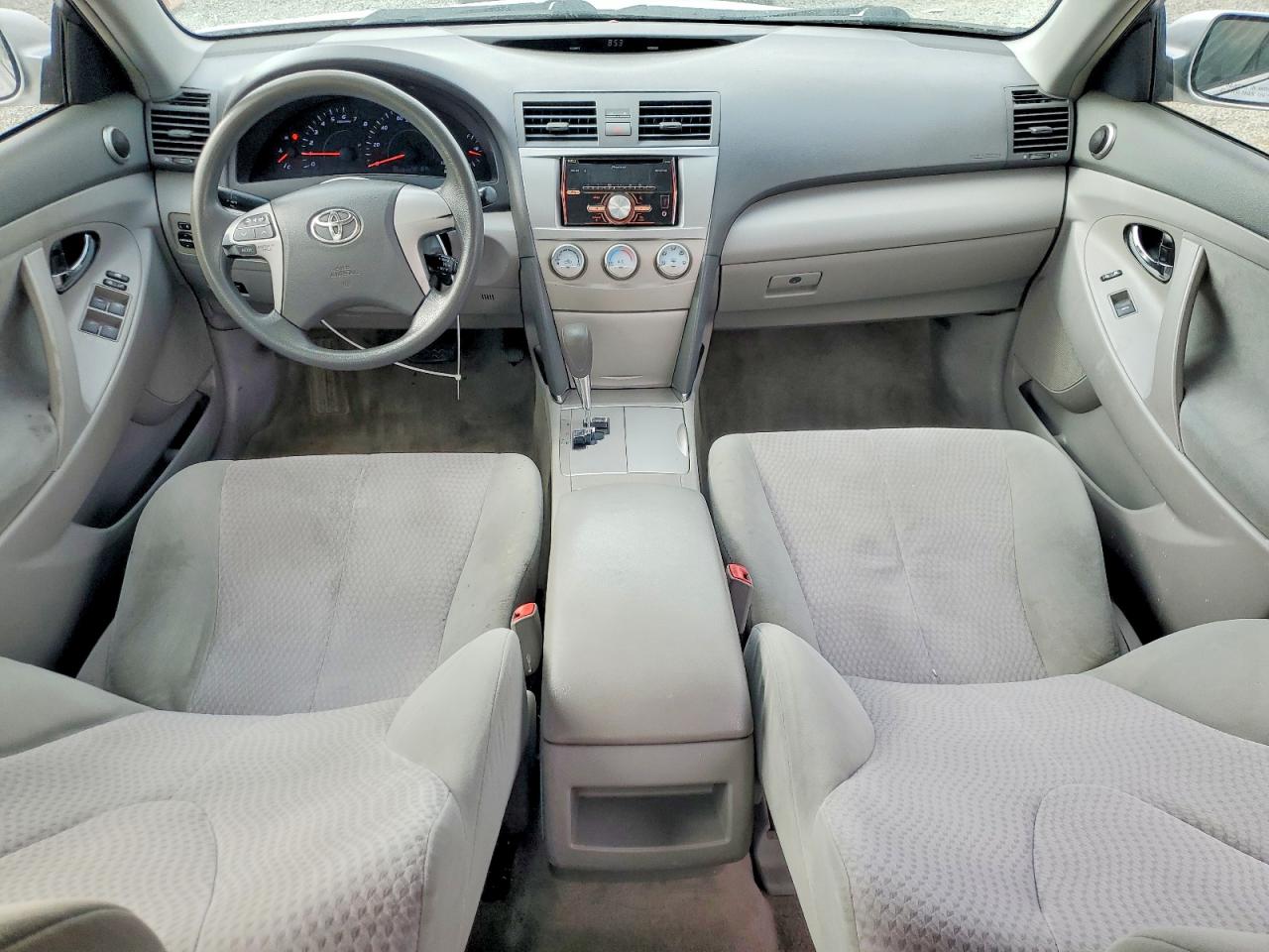 2010 TOYOTA CAMRY LE photo 22