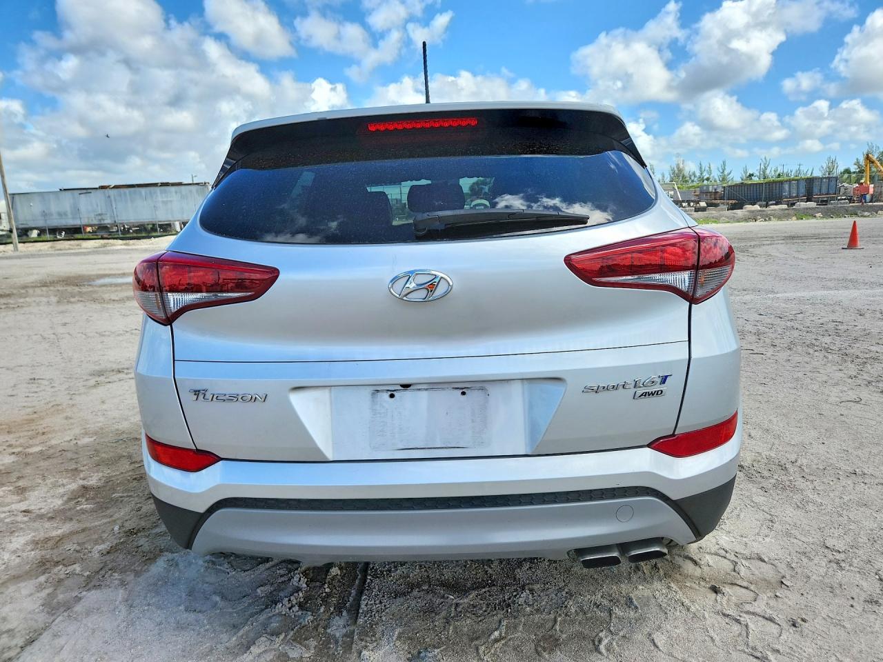 2017 HYUNDAI TUCSON SPORT photo 6
