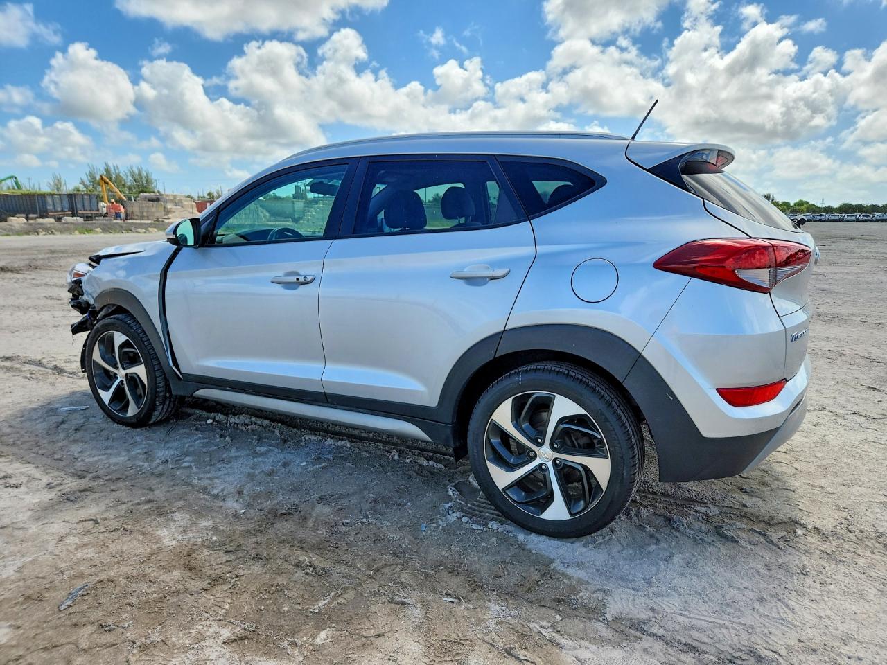 2017 HYUNDAI TUCSON SPORT photo 2