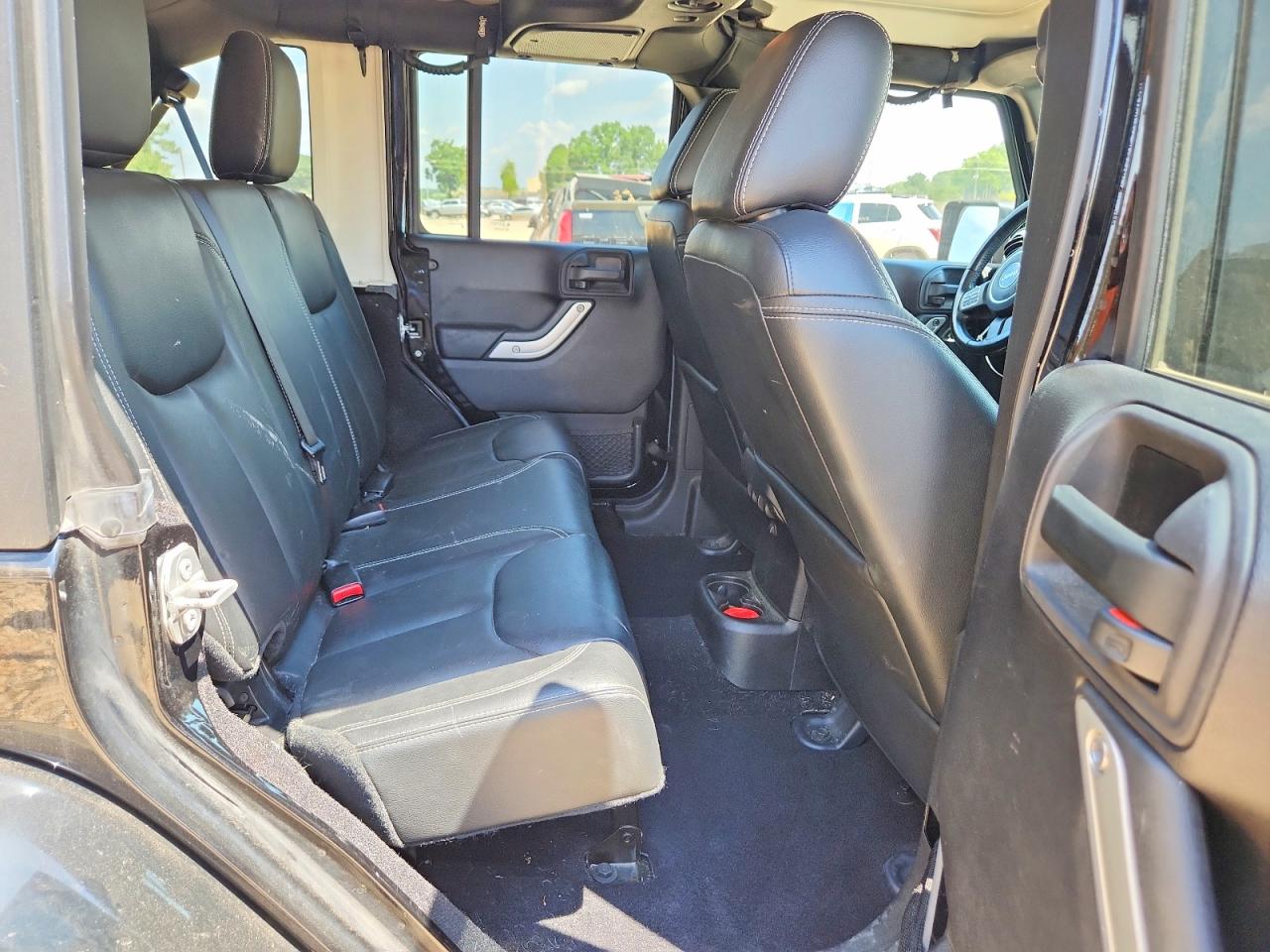 2015 JEEP WRANGLER UNLIMITED SAHARA photo 19