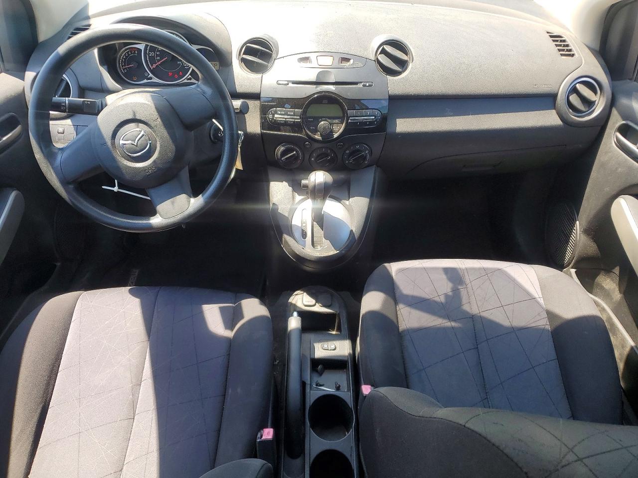 2011 MAZDA MAZDA2 photo 22