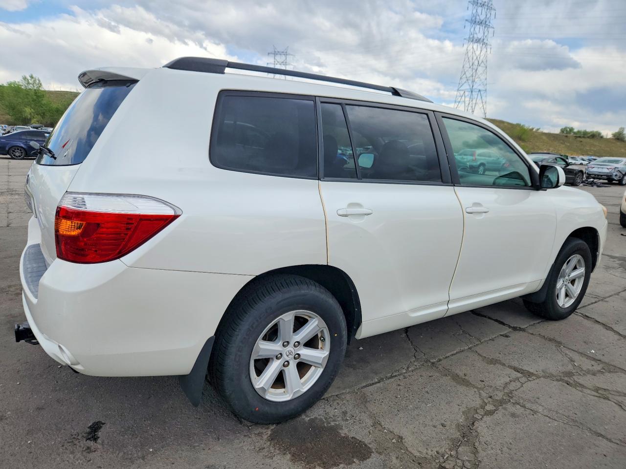 2010 TOYOTA HIGHLANDER SE photo 3
