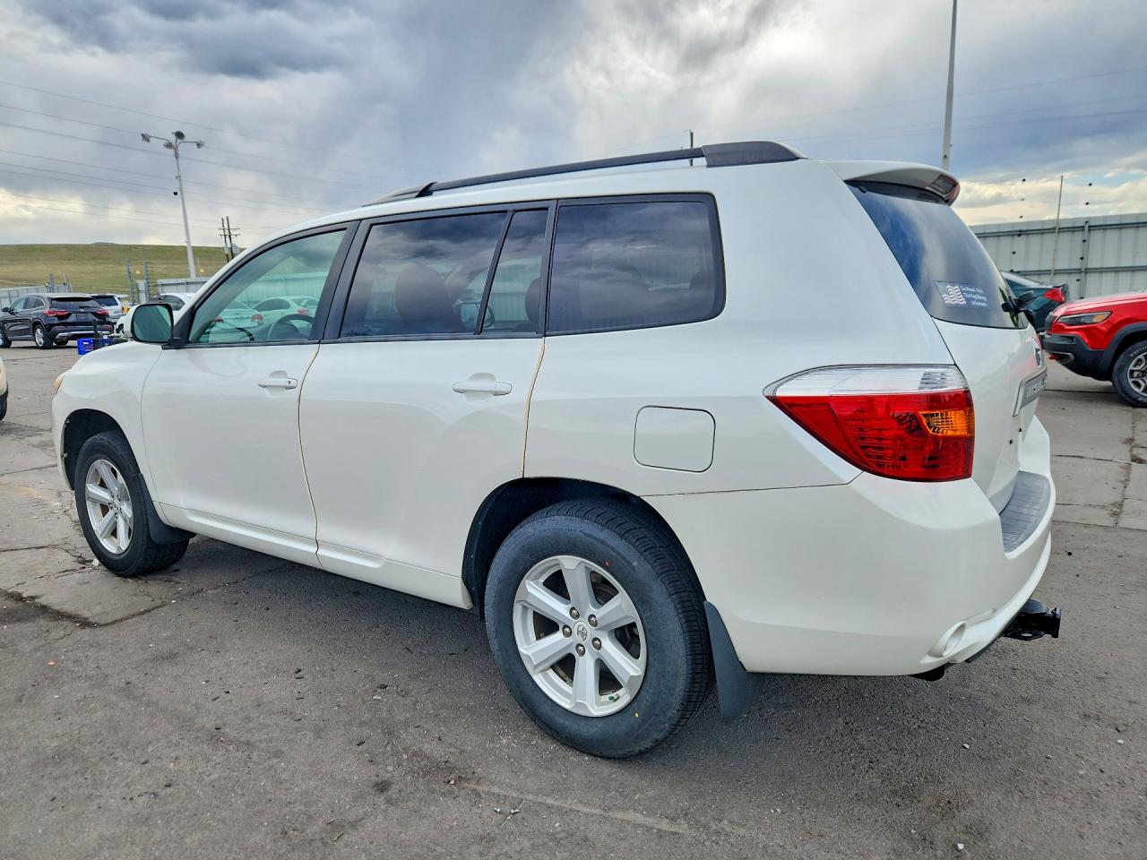 2010 TOYOTA HIGHLANDER SE photo 2