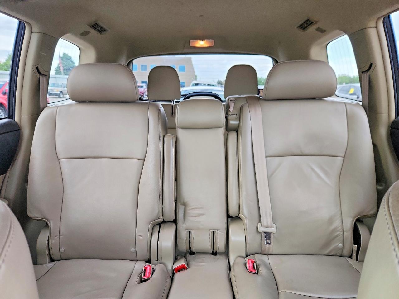 2010 TOYOTA HIGHLANDER SE photo 10