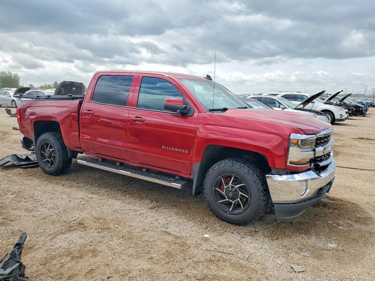2018 CHEVROLET SILVERADO K1500 LT photo 4