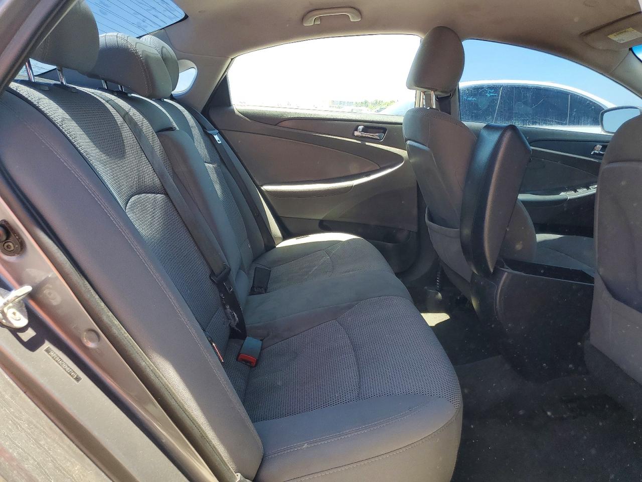 2013 HYUNDAI SONATA GLS photo 10