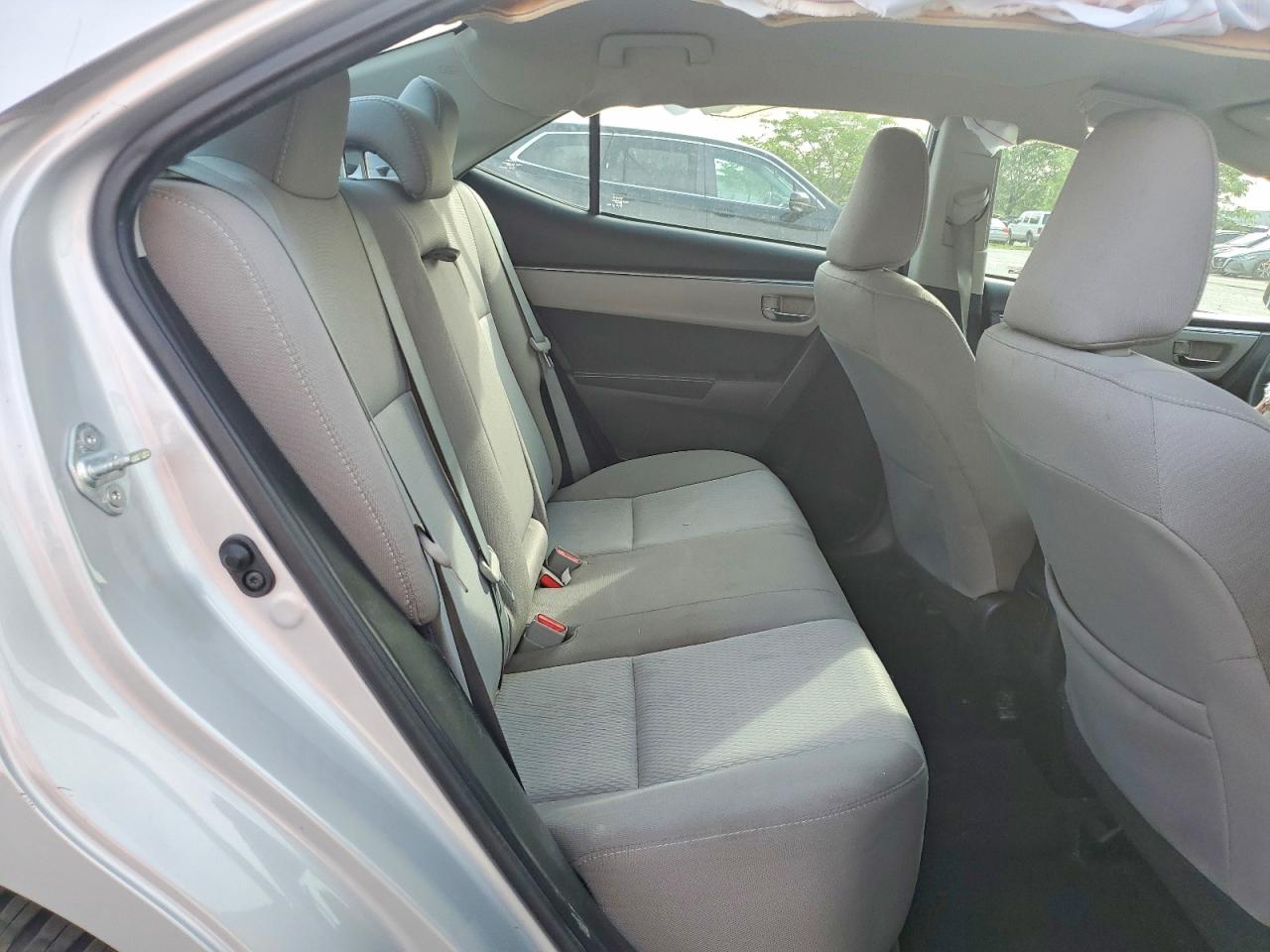 2016 TOYOTA COROLLA LE photo 10