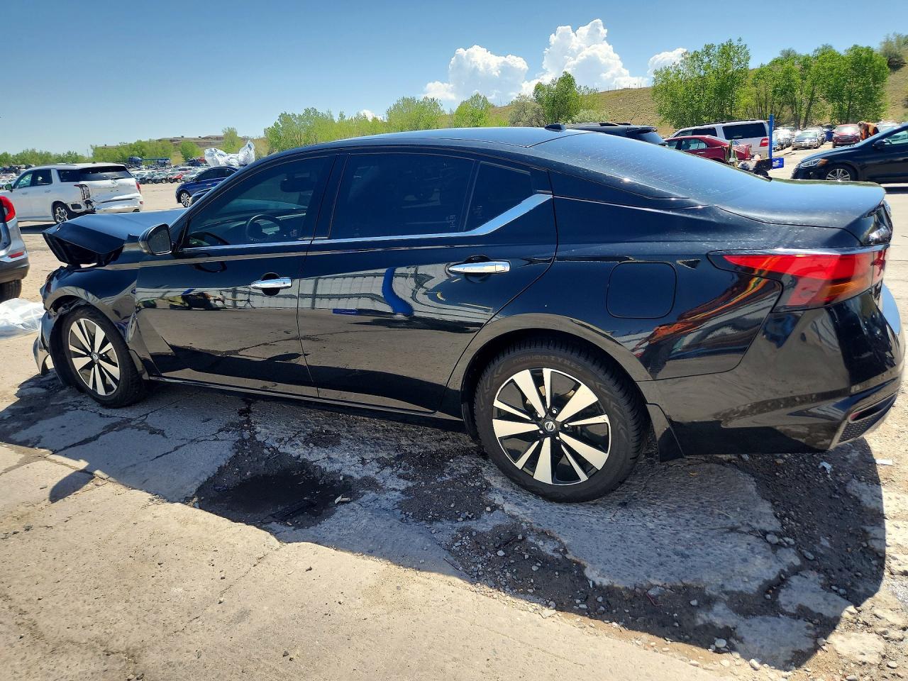 2019 NISSAN ALTIMA SL photo 2