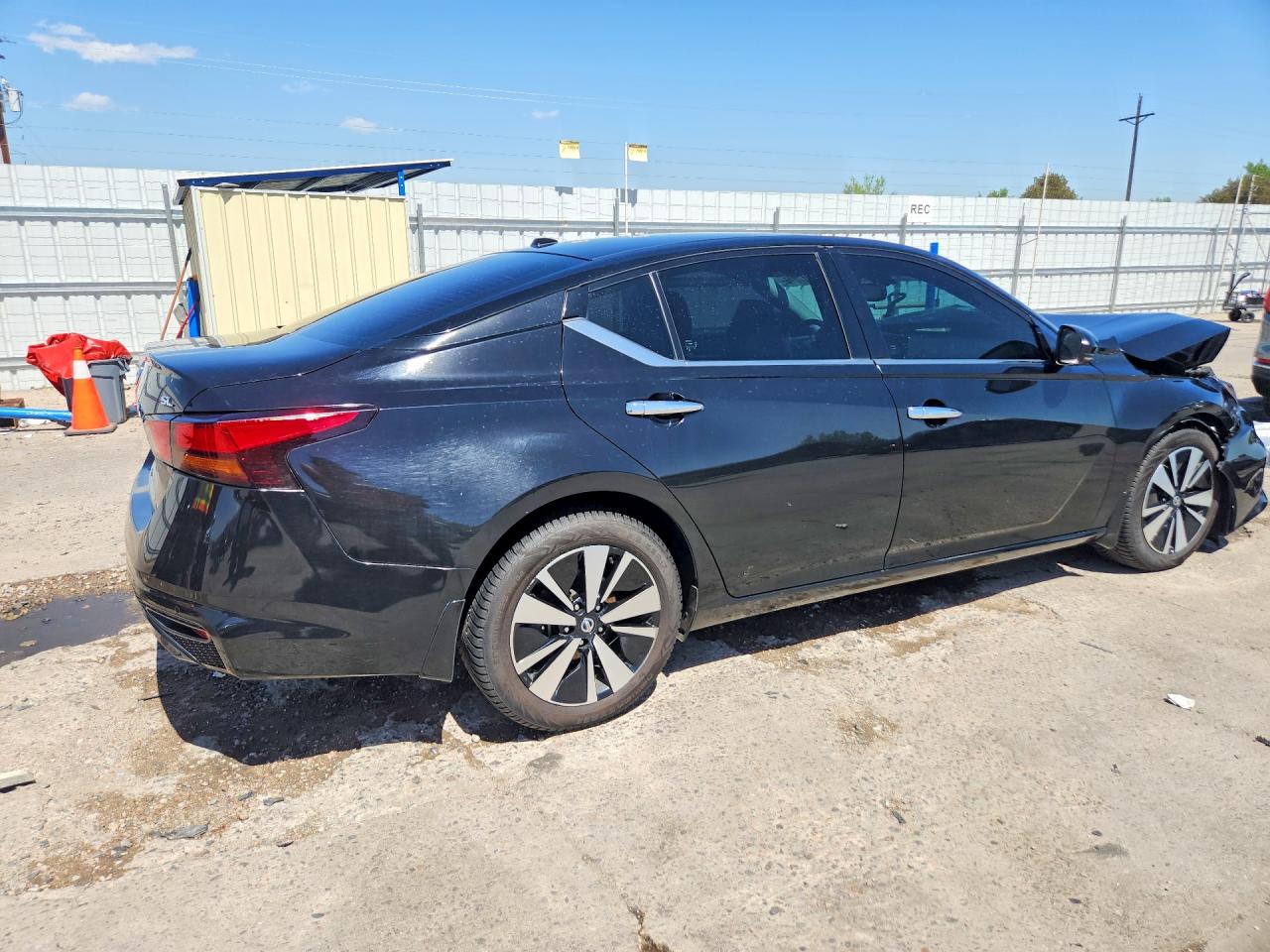 2019 NISSAN ALTIMA SL photo 3