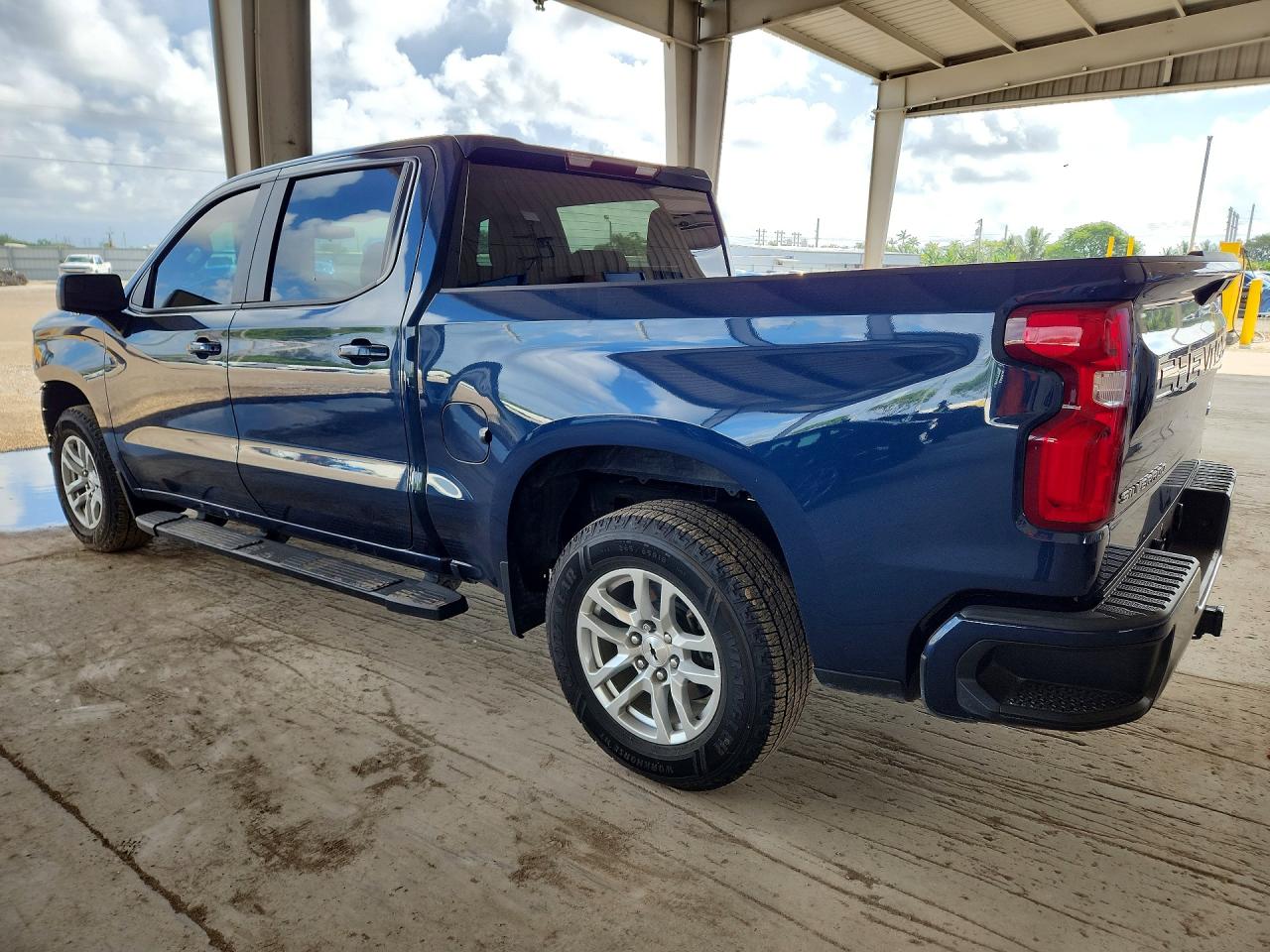 2021 CHEVROLET SILVERADO C1500 RST photo 3