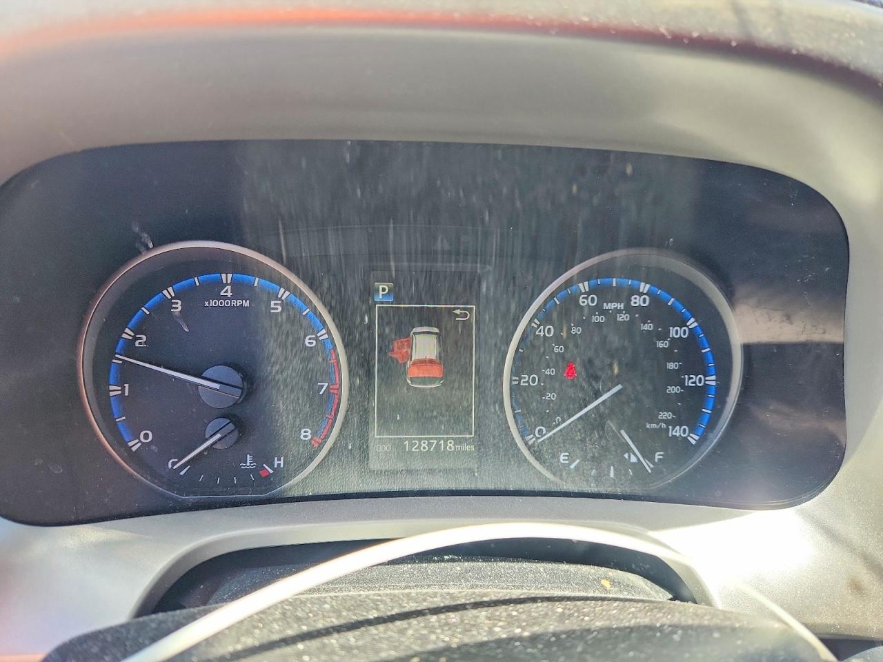 2018 TOYOTA RAV4 LE photo 25