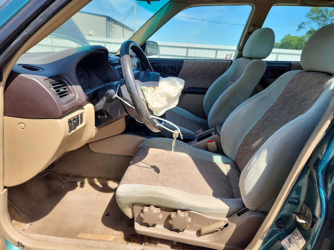 1999 SUBARU FORESTER L photo 13