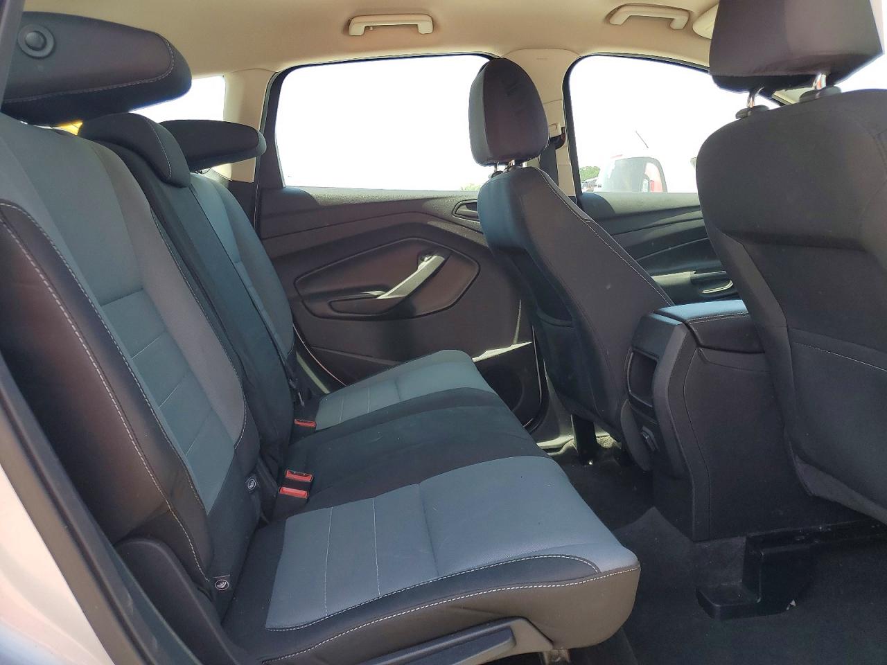 2017 FORD ESCAPE S photo 31